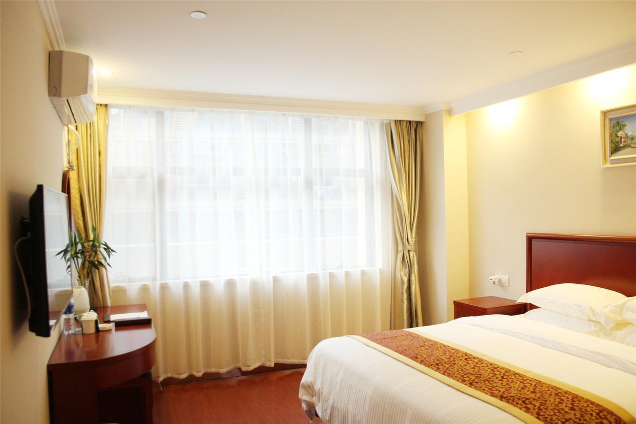 Hotel Greentree Wild Zoo Dachuan Freeway Express 2*