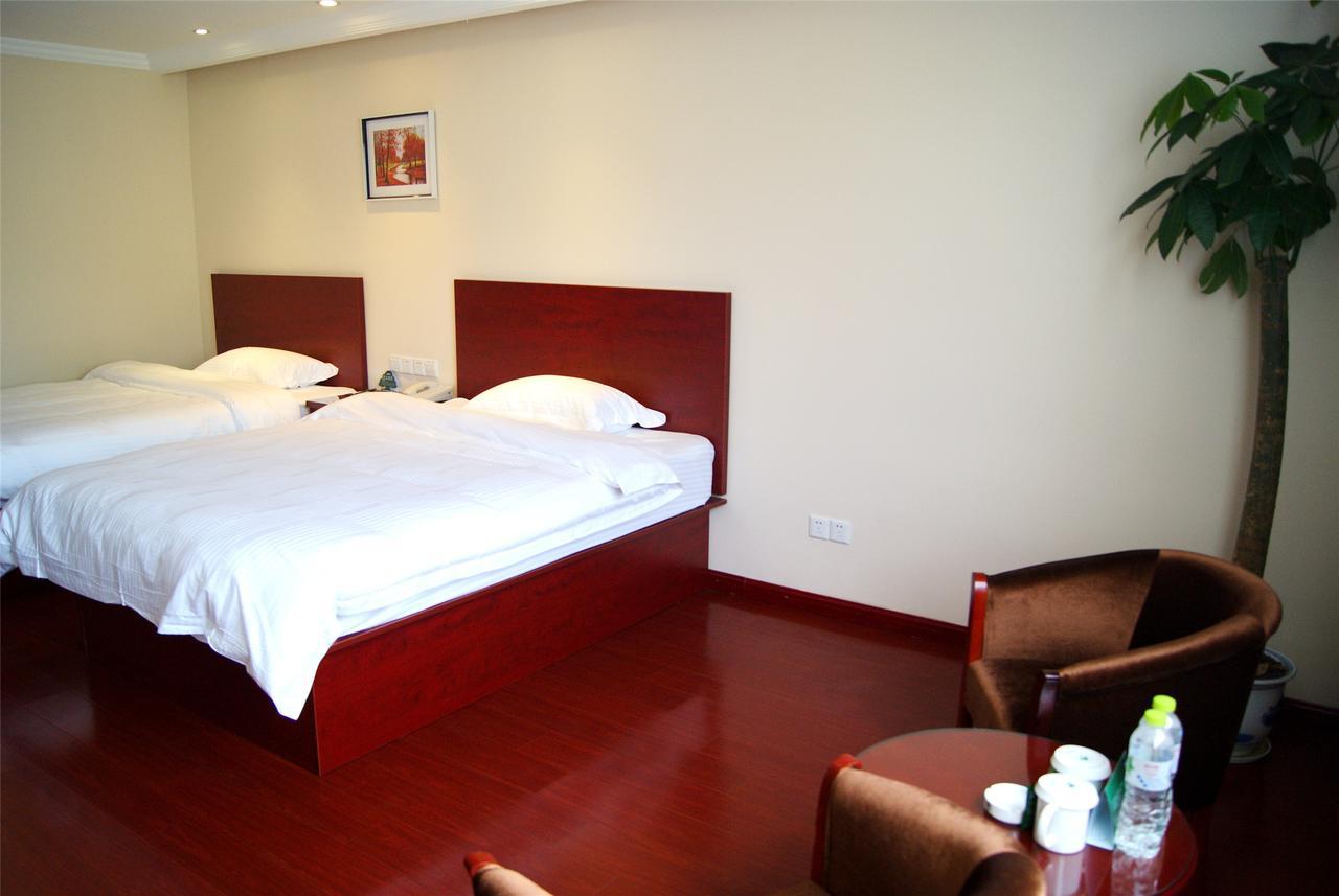 Greentree Wild Zoo Dachuan Freeway Express Hotel 2*