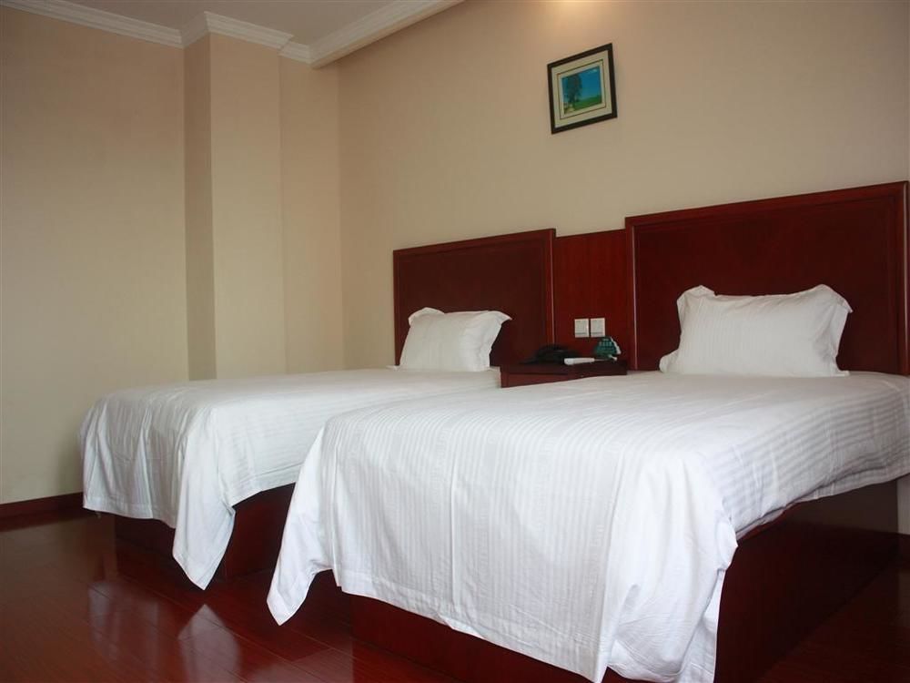 Greentree Inn Shanghai Wild Zoo Dachuan Freeway Express Hotel 2*